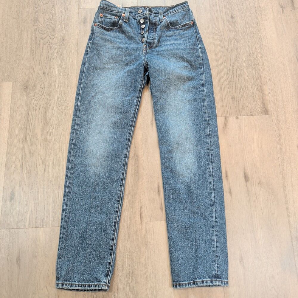 Levis 501 Original High Rise Straight Leg 5 Button Fly 25x30 Jeans